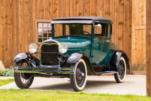 A Historical Timeline of Electric and Gas Vehicles